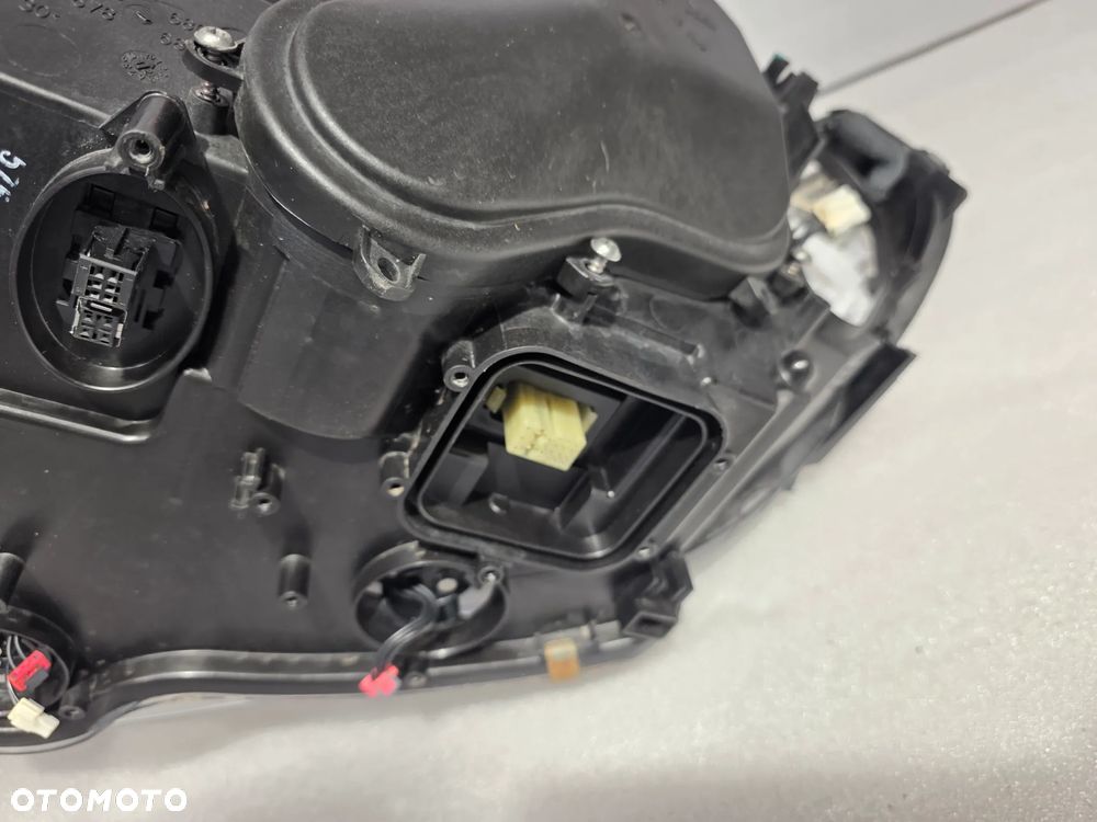 BMW E92 / E93 PRAWY BI-XENON SKRĘTNY DYNAMIC PRAWA LAMPA PRZEDNIA PRZÓD , NR 7239932 / 7239932-07 / 0301261284 , NR AUKCJI LPP201 - 37