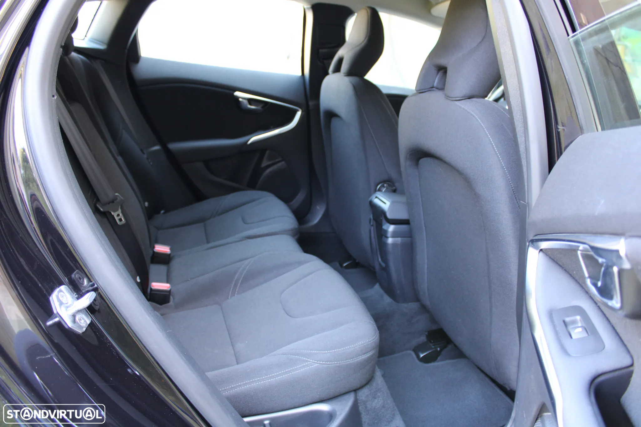 Volvo V40 Cross Country 2.0 D2 Momentum Geartronic - 18
