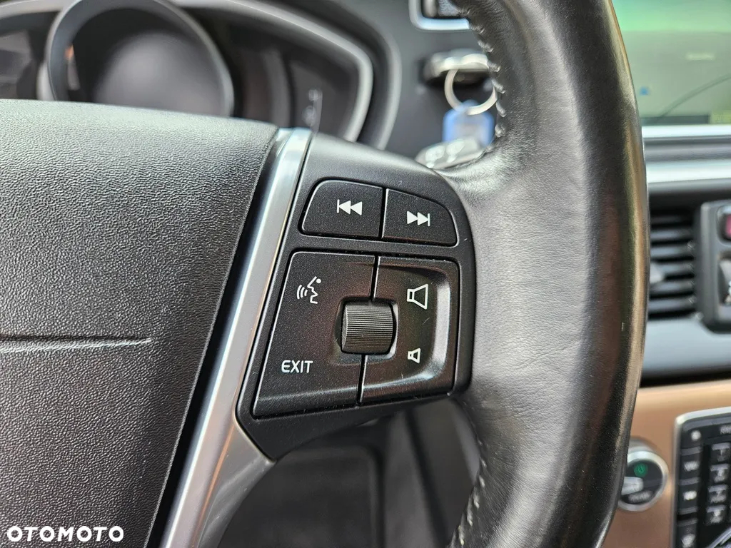 Volvo V40 Cross Country - 31