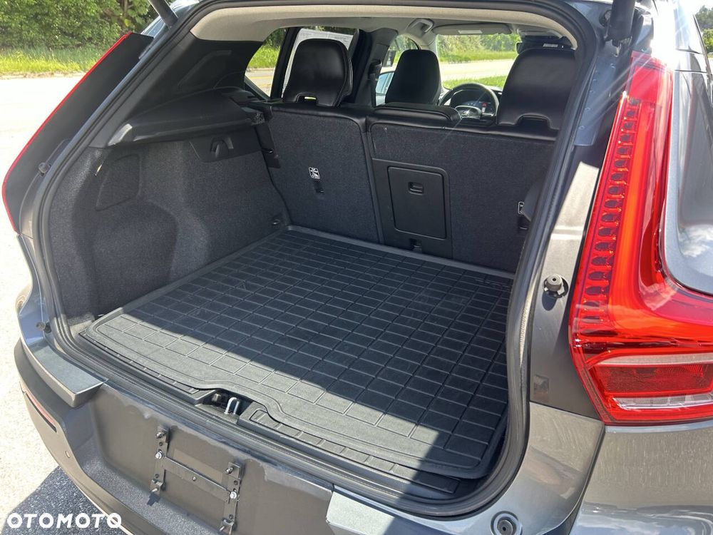Volvo XC 40 T5 AWD Momentum - 22