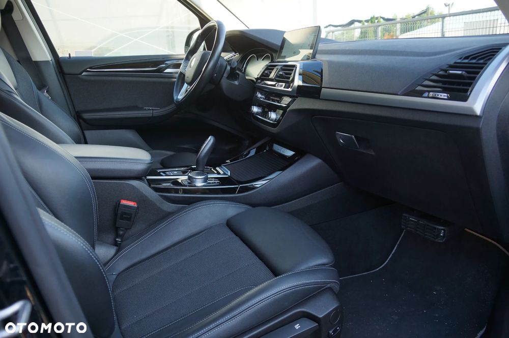 BMW X3 xDrive20d - 27