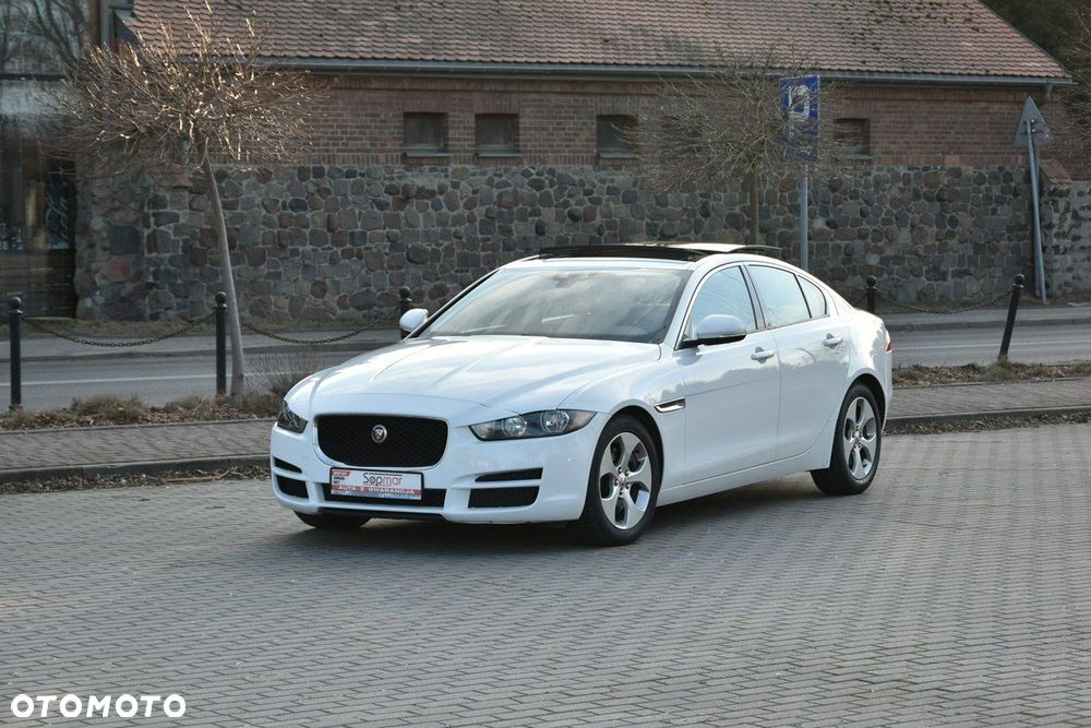Jaguar XE - 2