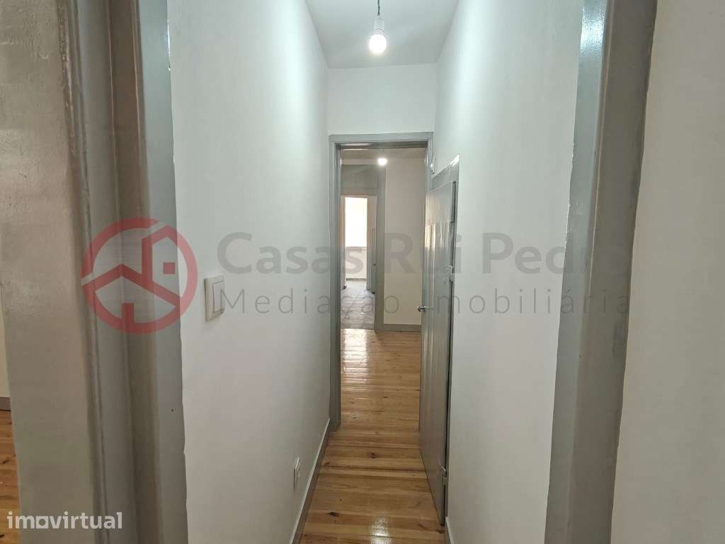 Apartamento T3 com terraço remodelado no centro de Lisboa. - Grande imagem: 4/19