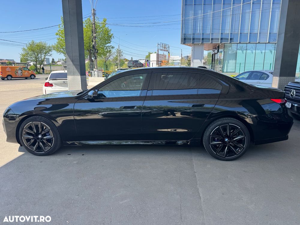 BMW Seria 7 740d xDrive MHEV - 23