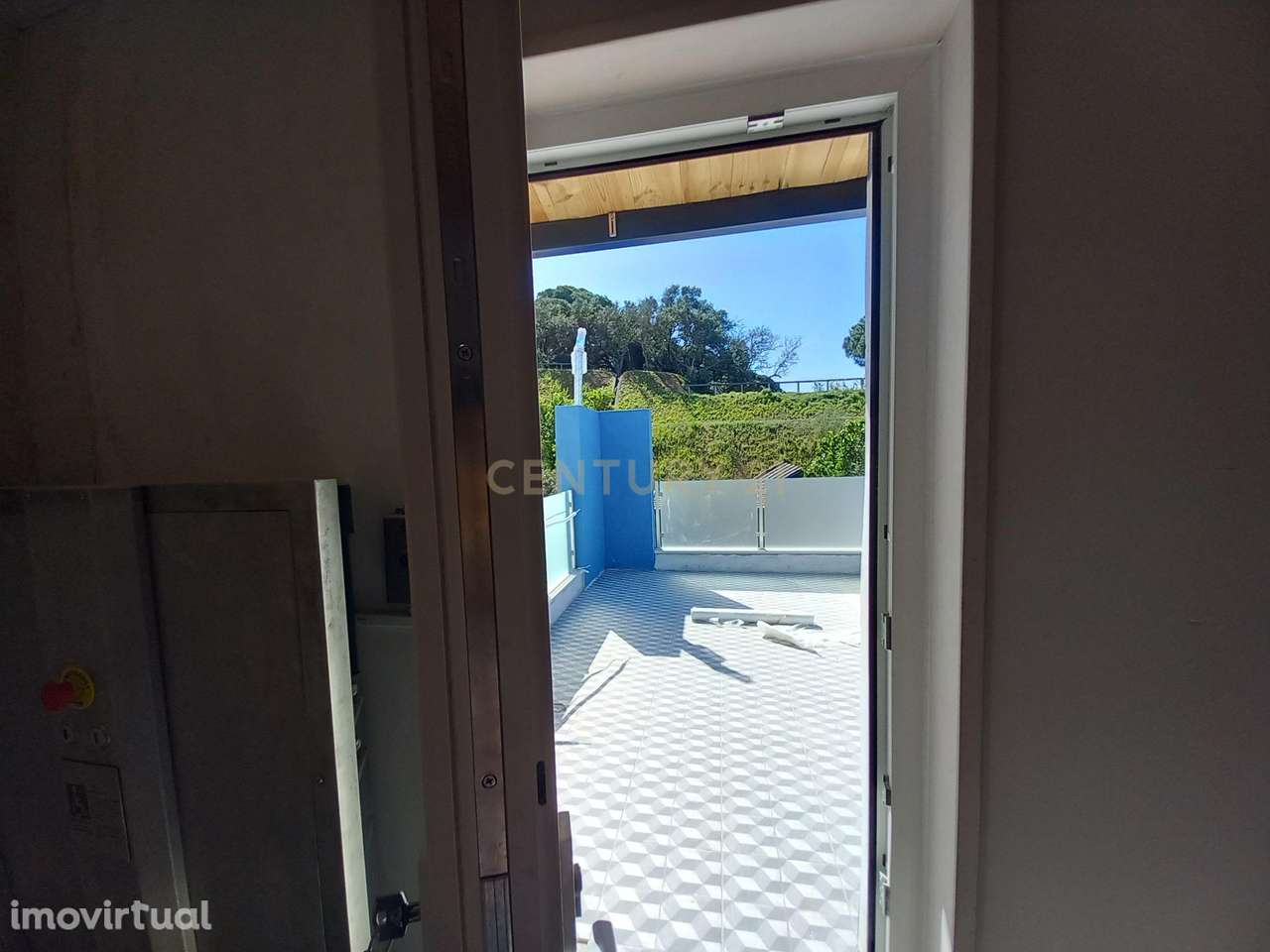 T2 NOVO COM PISCINA NA ZONA HISTÓRICA DO SEIXAL - Grande imagem: 2/15