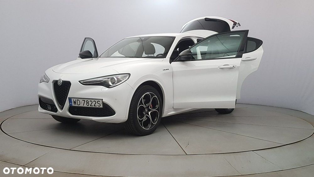 Alfa Romeo Stelvio - 10