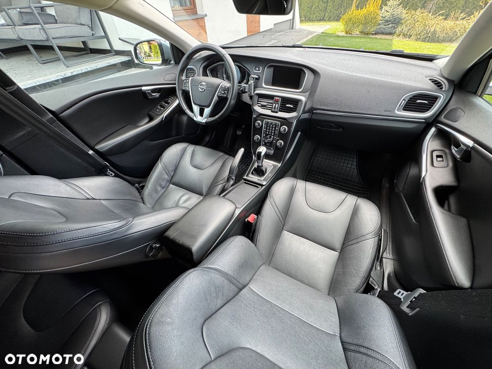 Volvo V40 D2 Summum - 22