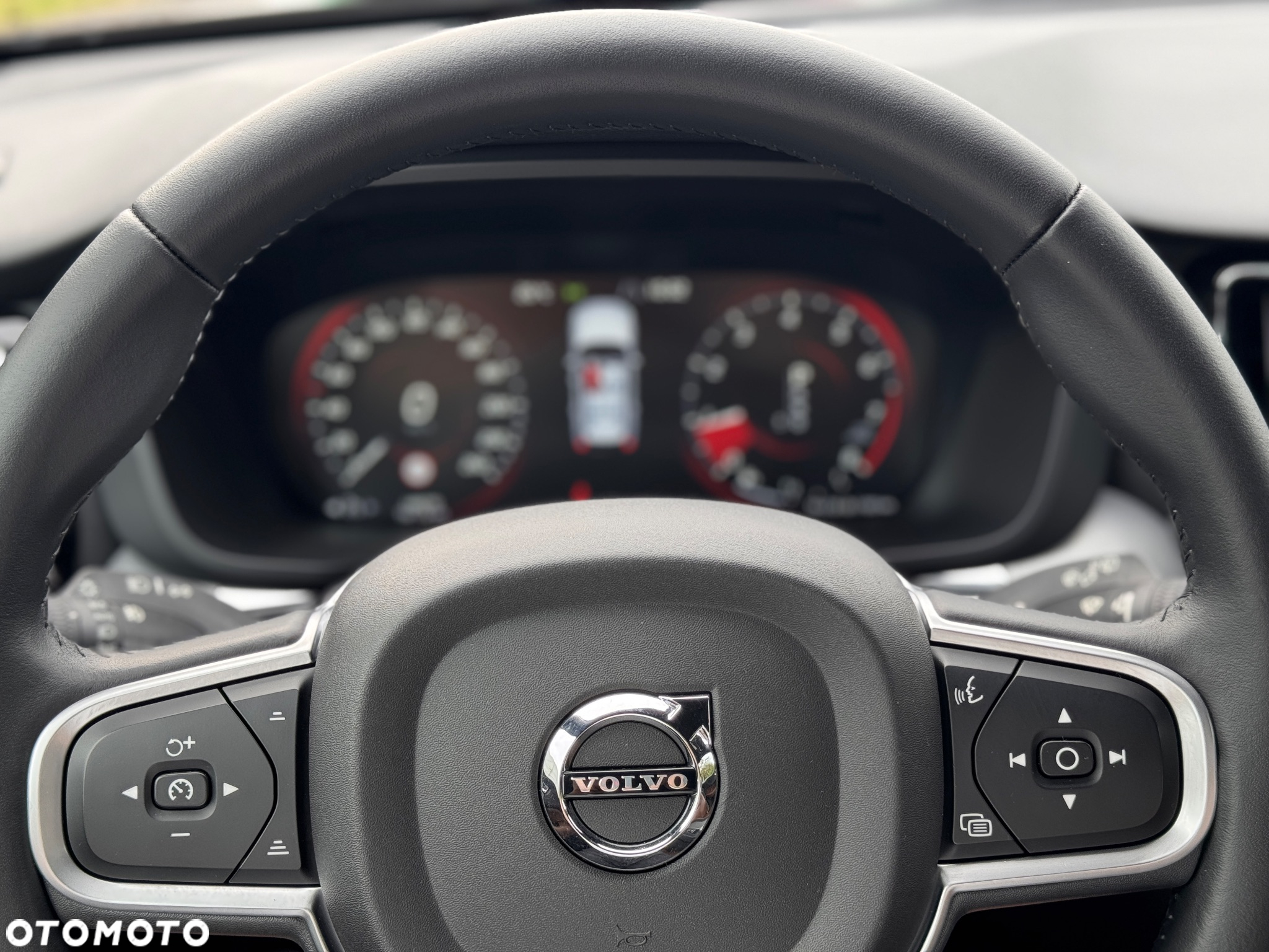 Volvo XC 60 T5 AWD Momentum Pro - 12