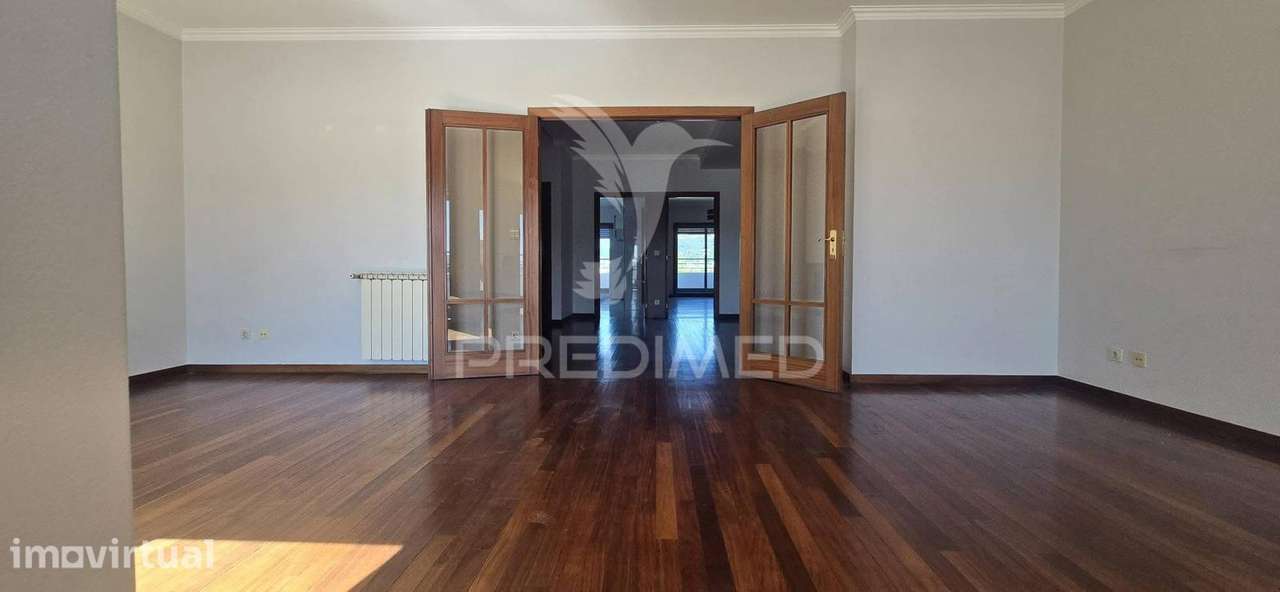 Apartamento T5 Duplex com 211 m² no coração da cidade de Braga - Grande imagem: 5/24