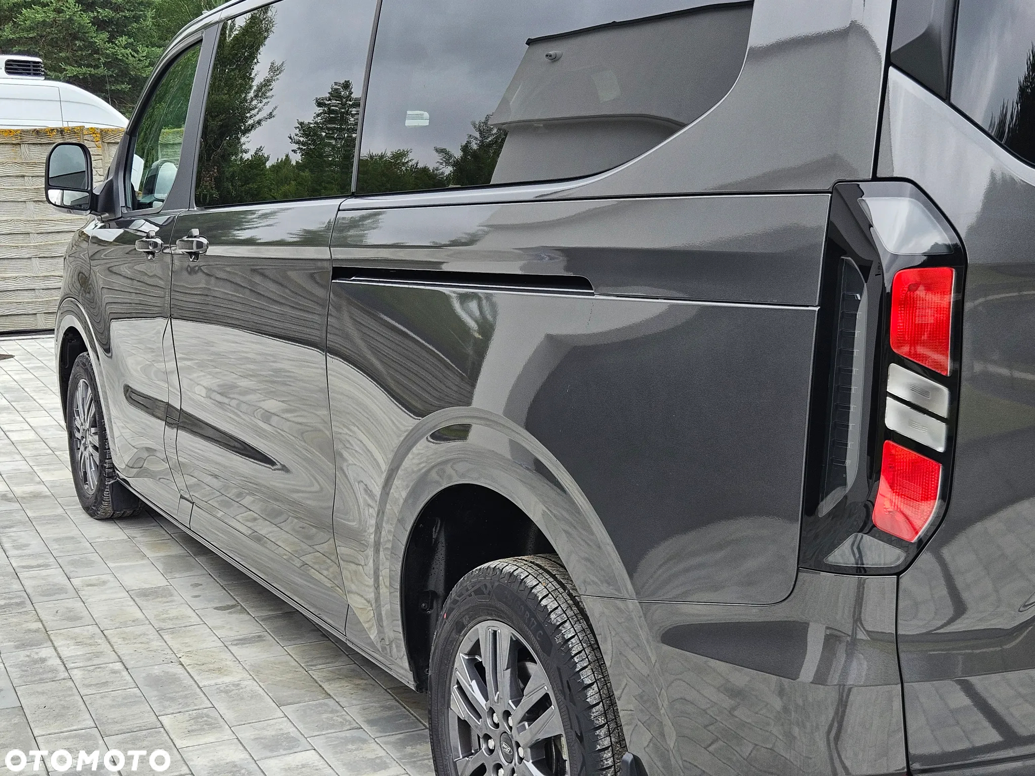 Ford Tourneo Custom 2.0 EcoBlue L2 Titanium SelectShift - 13