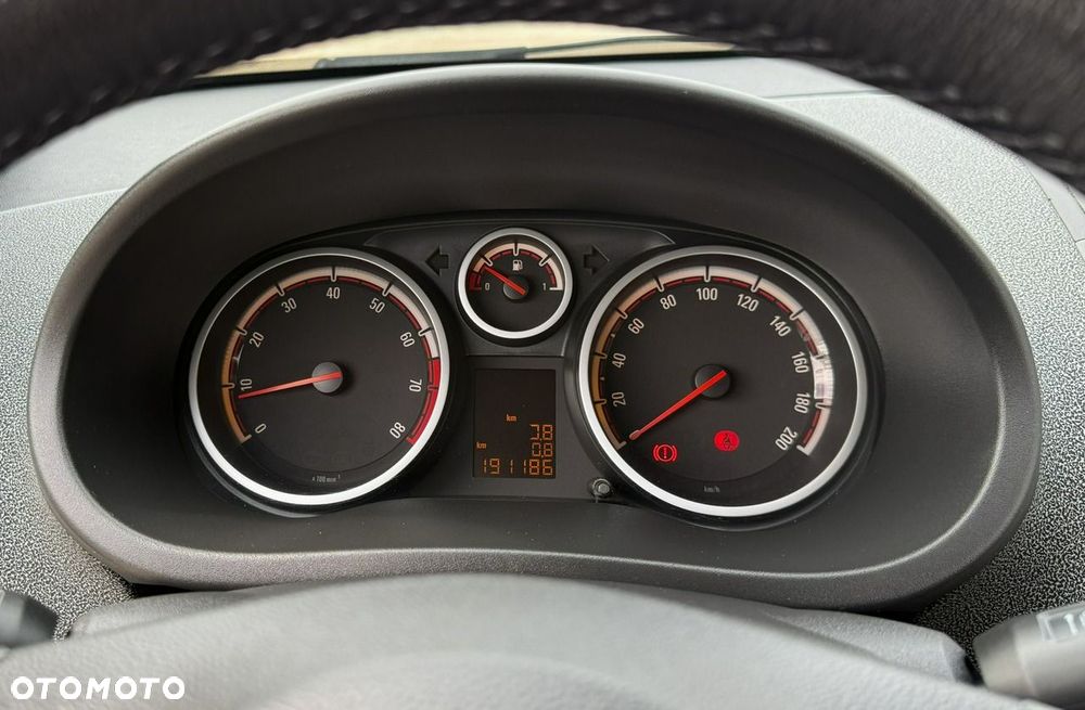 Opel Corsa 1.4 16V Cosmo - 28