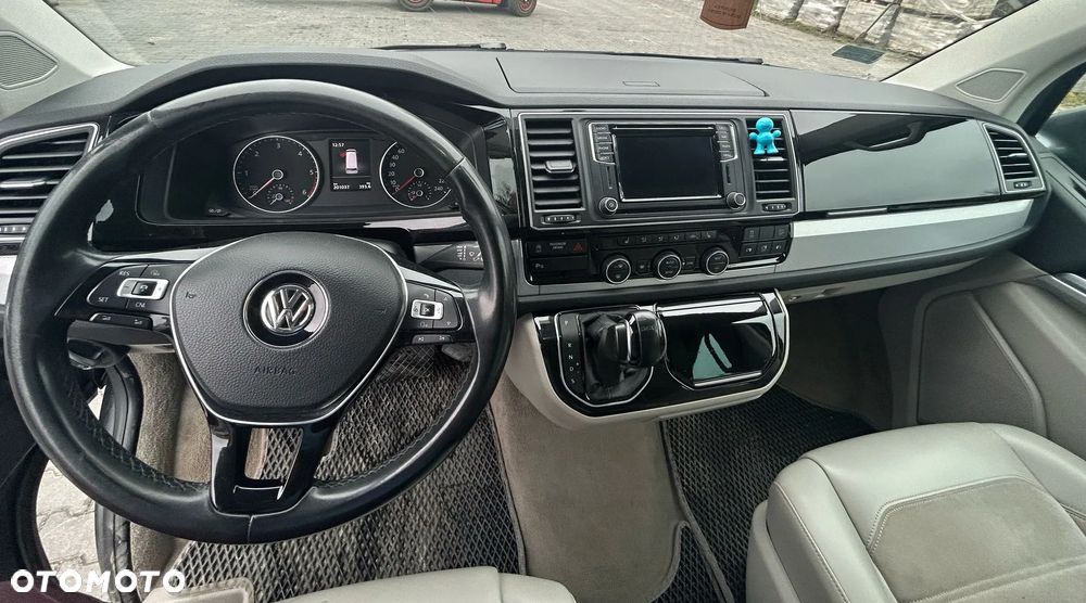 Volkswagen Multivan - 17