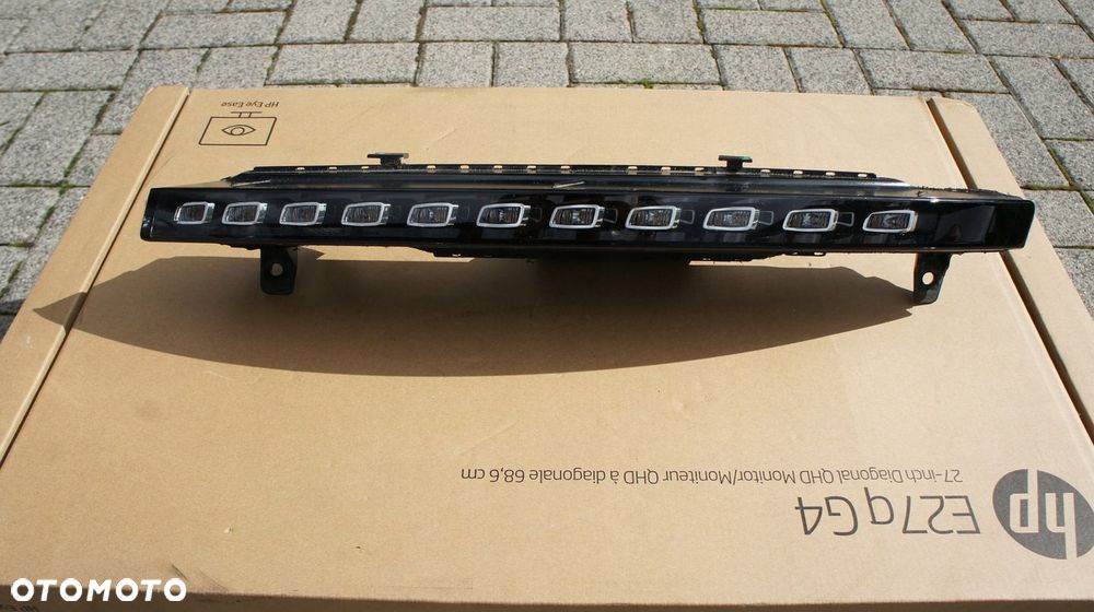 LEWY PRAWY KIERUNKOWSKAZ AUDI Q7 4L0 LIFT 4L0953041D/E - 2