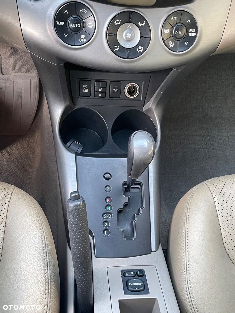 Toyota RAV4 2.0 VVT-i Prestige - 12