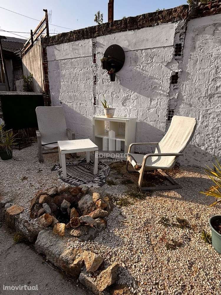 Pequena casa mobilada por 700€ mensais, com despesas de água, luz e in - Grande imagem: 5/5