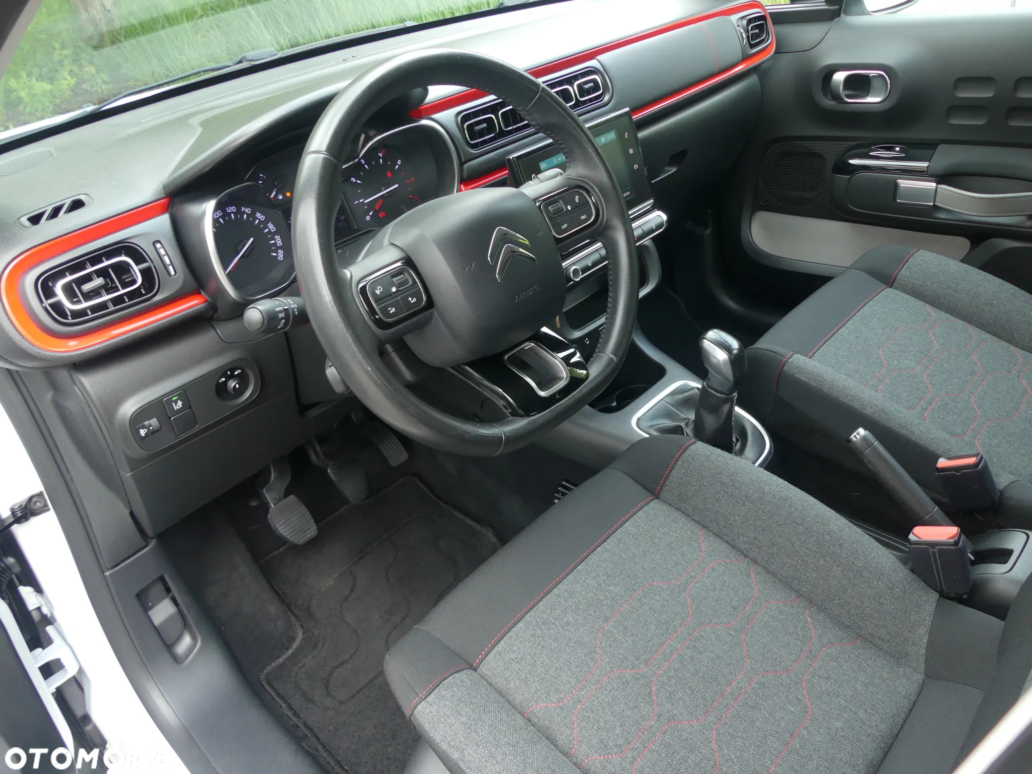 Citroën C3 Pure Tech 82 SHINE - 3