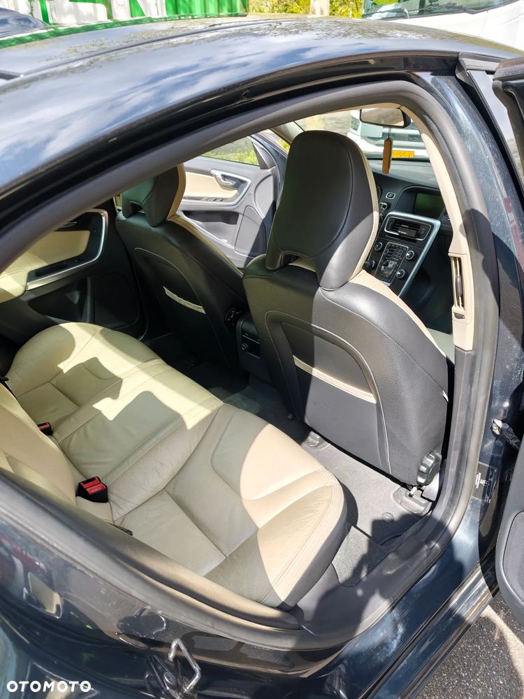 Volvo S60 D2 Edition - 8