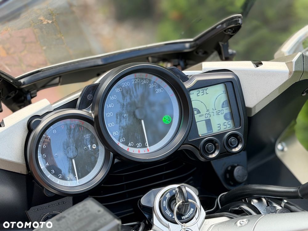 Yamaha FJR - 28