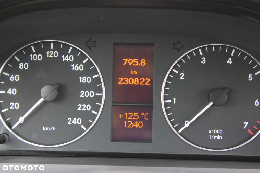 Mercedes-Benz Klasa A 170 Elegance - 11