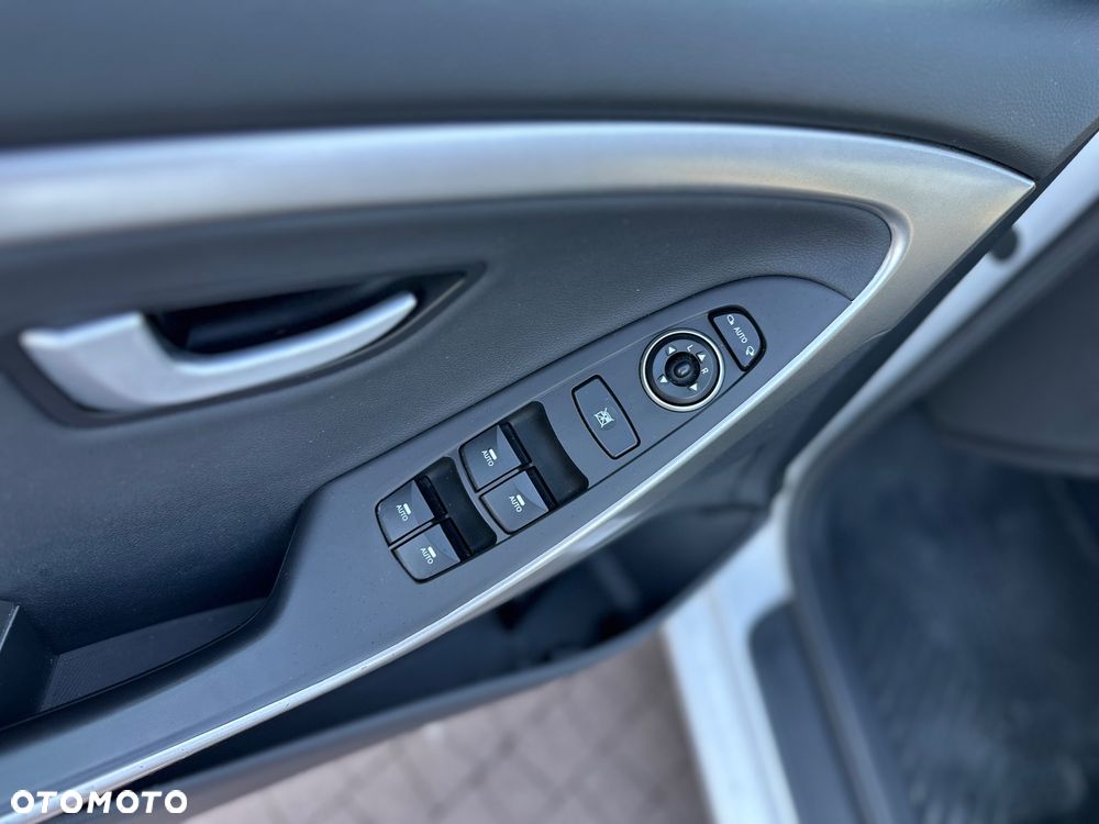 Hyundai i30 1.6 CRDi Fifa World Cup Edition - 26