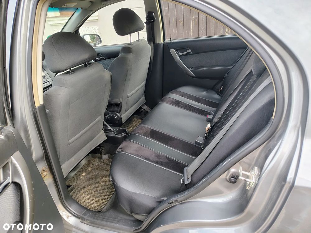 Chevrolet Aveo - 9