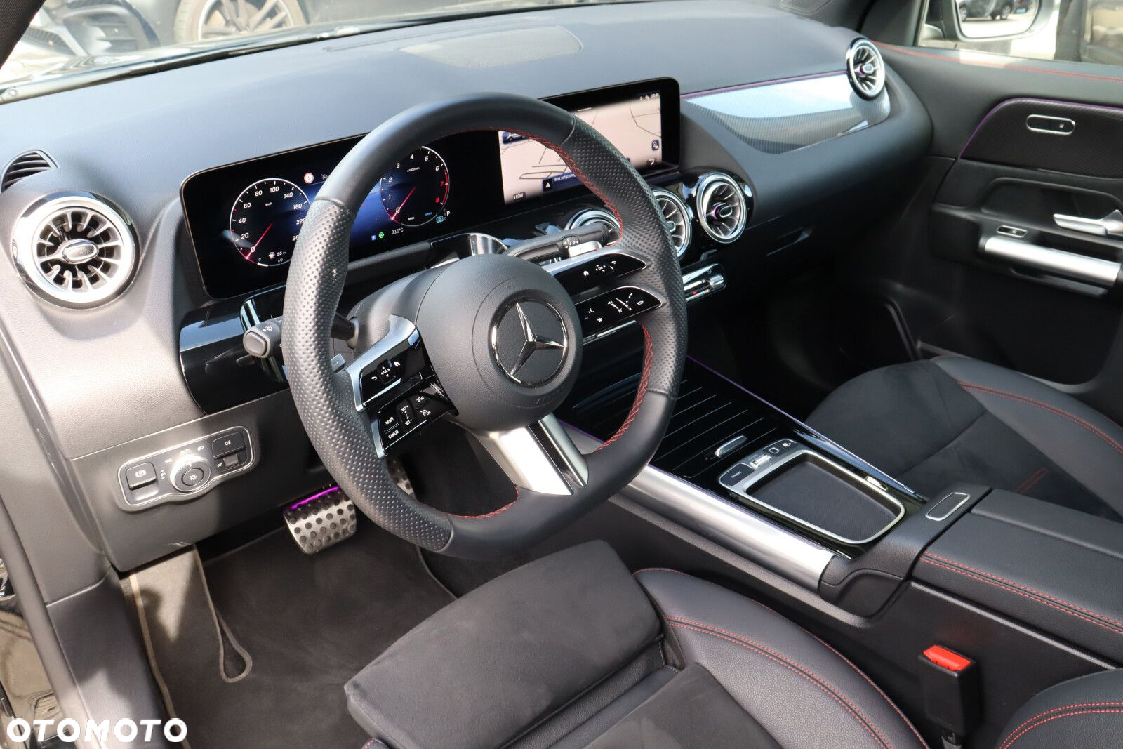 Mercedes-Benz GLA - 8