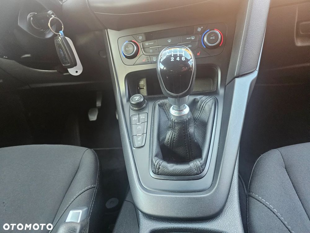 Ford Focus 1.5 TDCi DPF Start-Stopp-System Titanium - 23