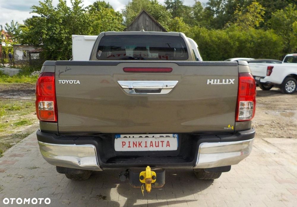 Toyota Hilux - 15