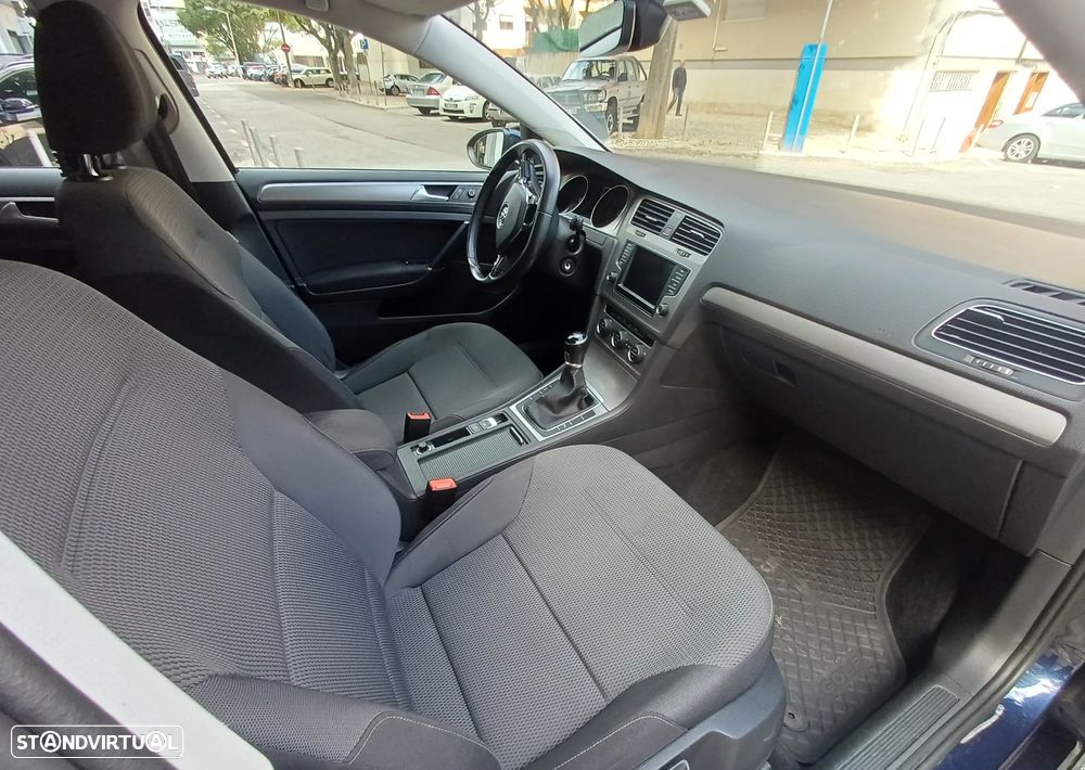 VW Golf 1.6 TDi BlueMotion Confortline - 6