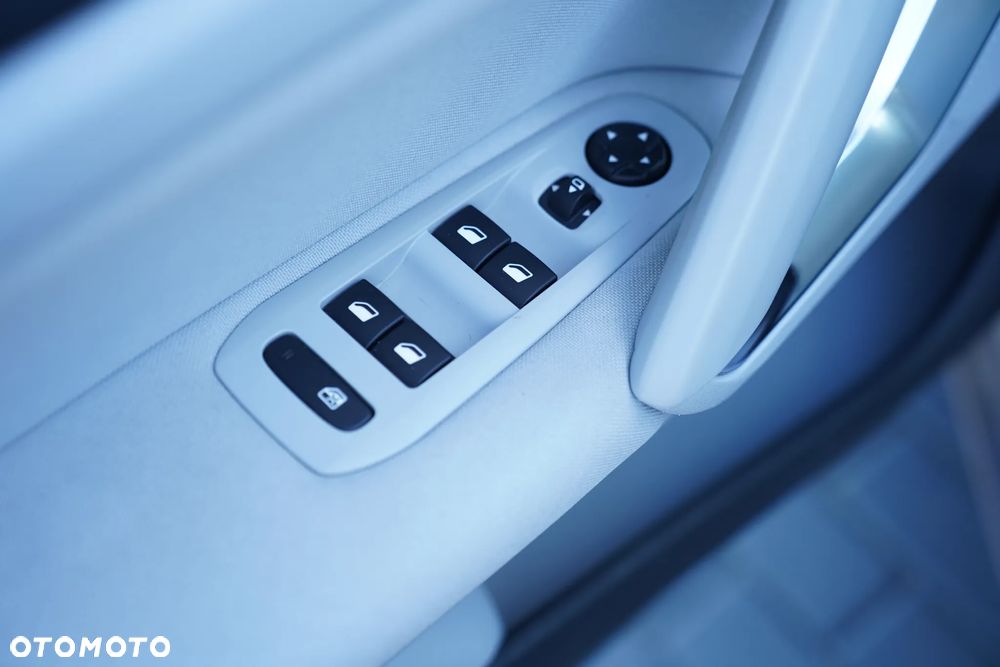 Peugeot 308 SW BlueHDi 150 EAT6 Stop & Start Allure - 29