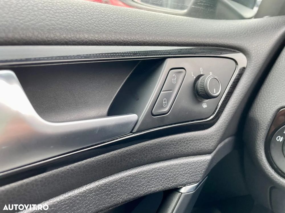 Volkswagen Golf Variant 2.0 TDI SCR DSG Highline - 13