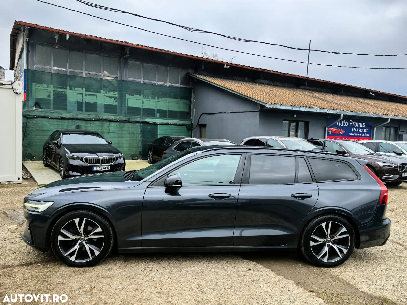 Volvo V60 D3 R-Design - 3