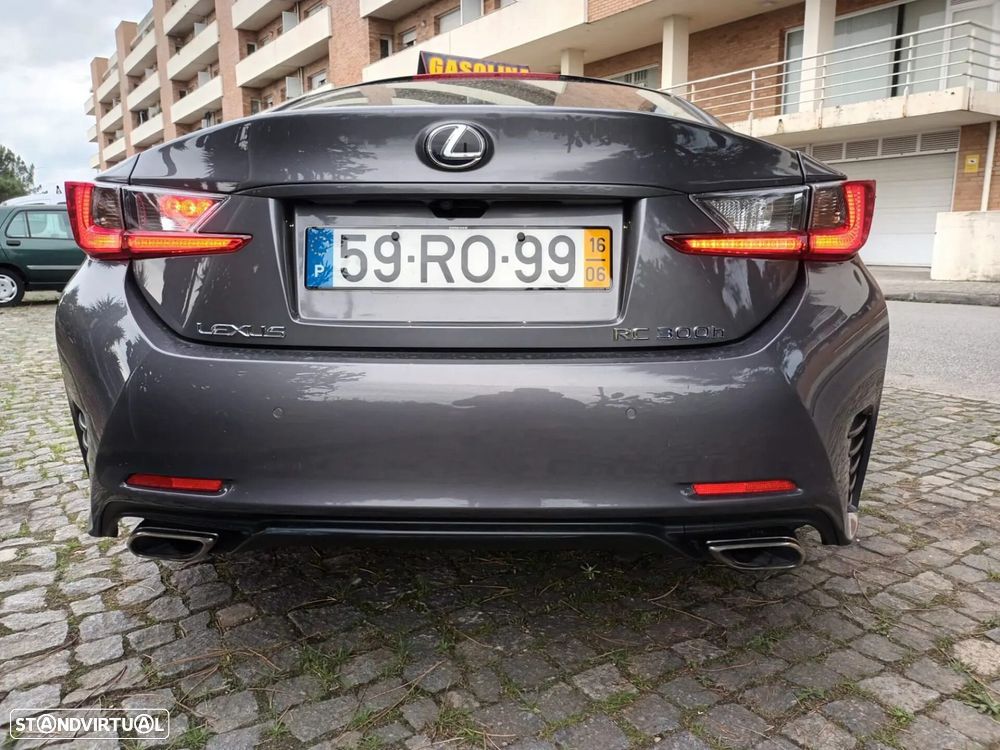 Lexus RC 300h F Sport - 3