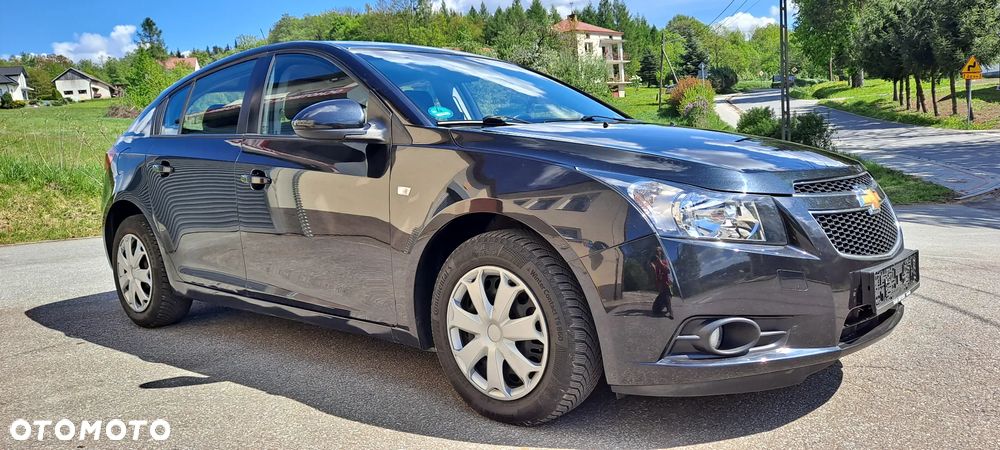 Chevrolet Cruze 1.6 LS+ - 2
