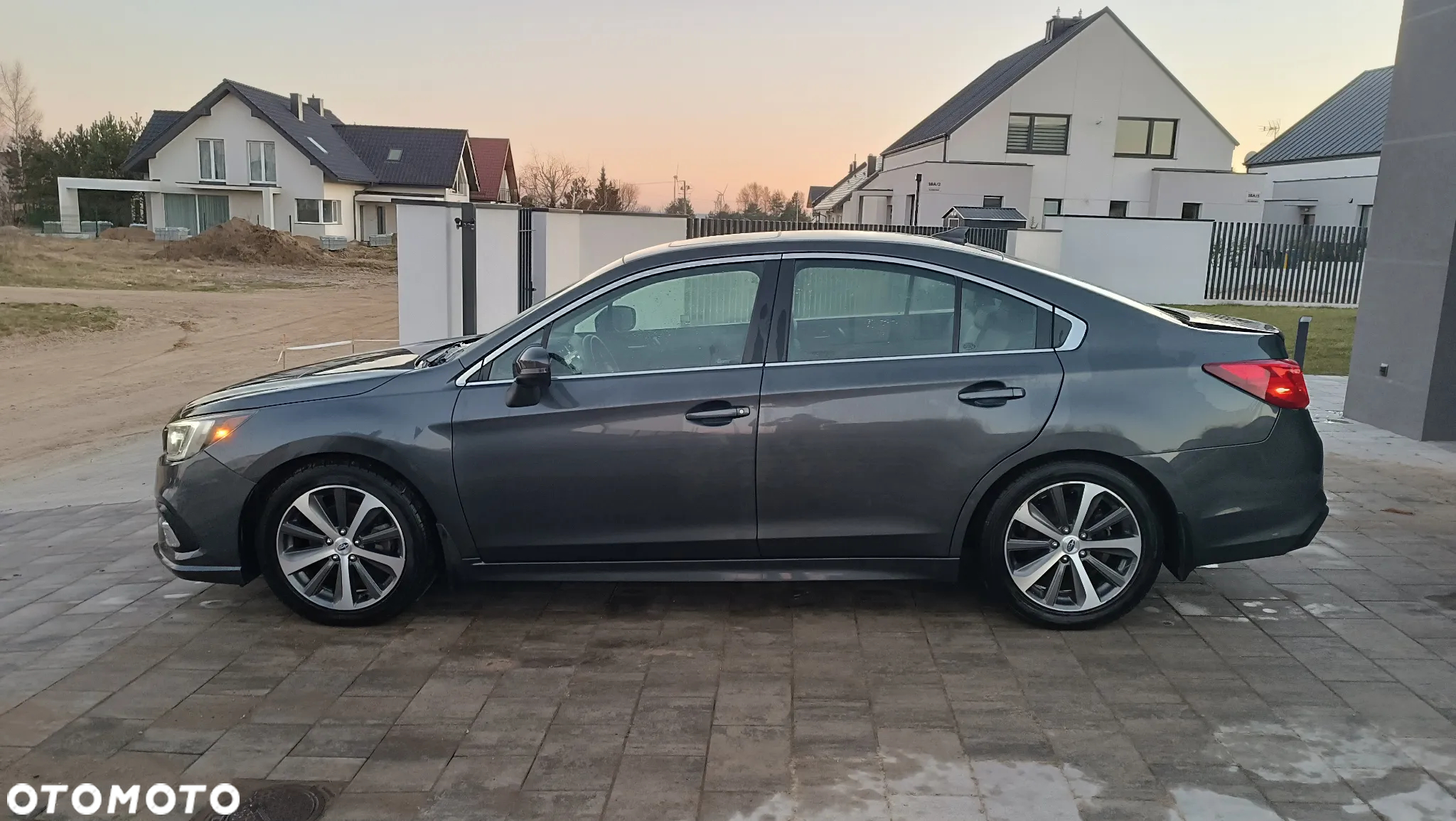 Subaru Legacy - 4