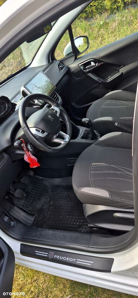 Peugeot 208 PureTech 82 Winter Edition - 12