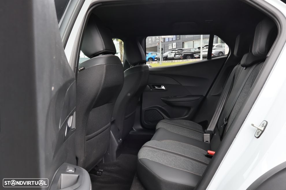 Peugeot e-2008 54 kWh Allure - 17