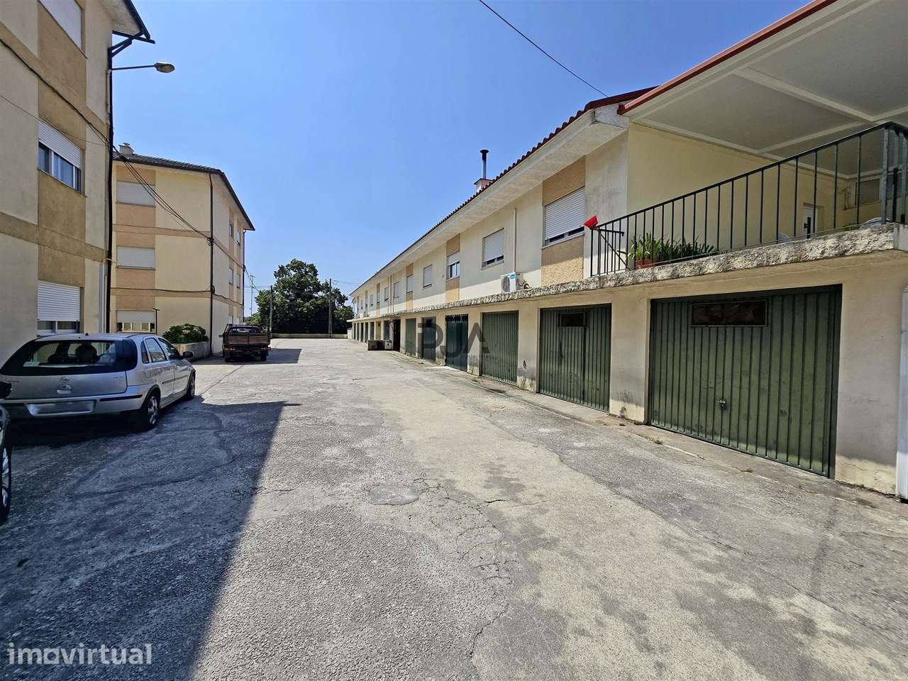 Garagem fechada para venda em Nelas - Grande imagem: 2/3