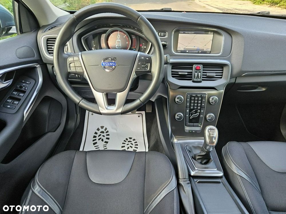 Volvo V40 D2 Momentum - 8