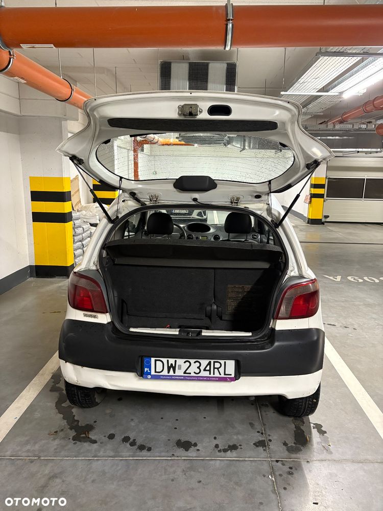 Toyota Yaris - 7