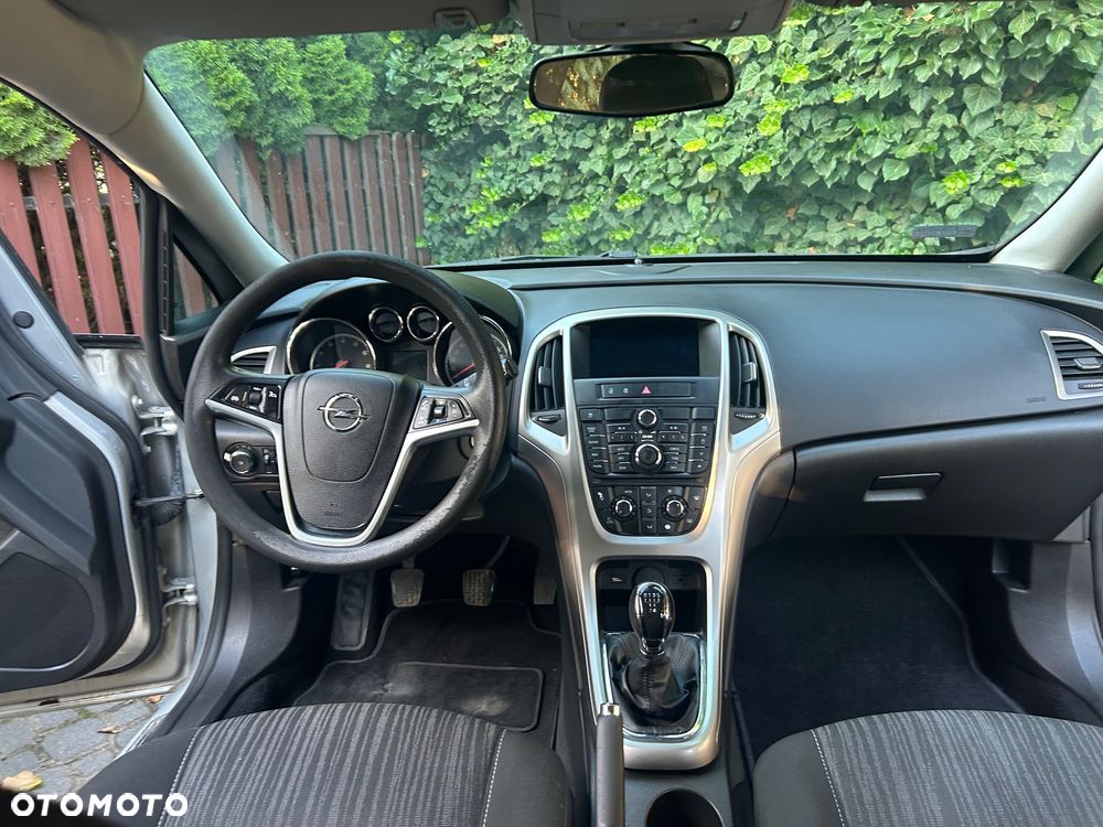 Opel Astra 1.6 Enjoy - 12