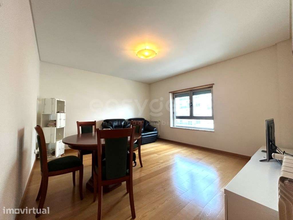 Apartamento T2 nas Laranjeiras com Excelente Localização e Conforto - Grande imagem: 3/23