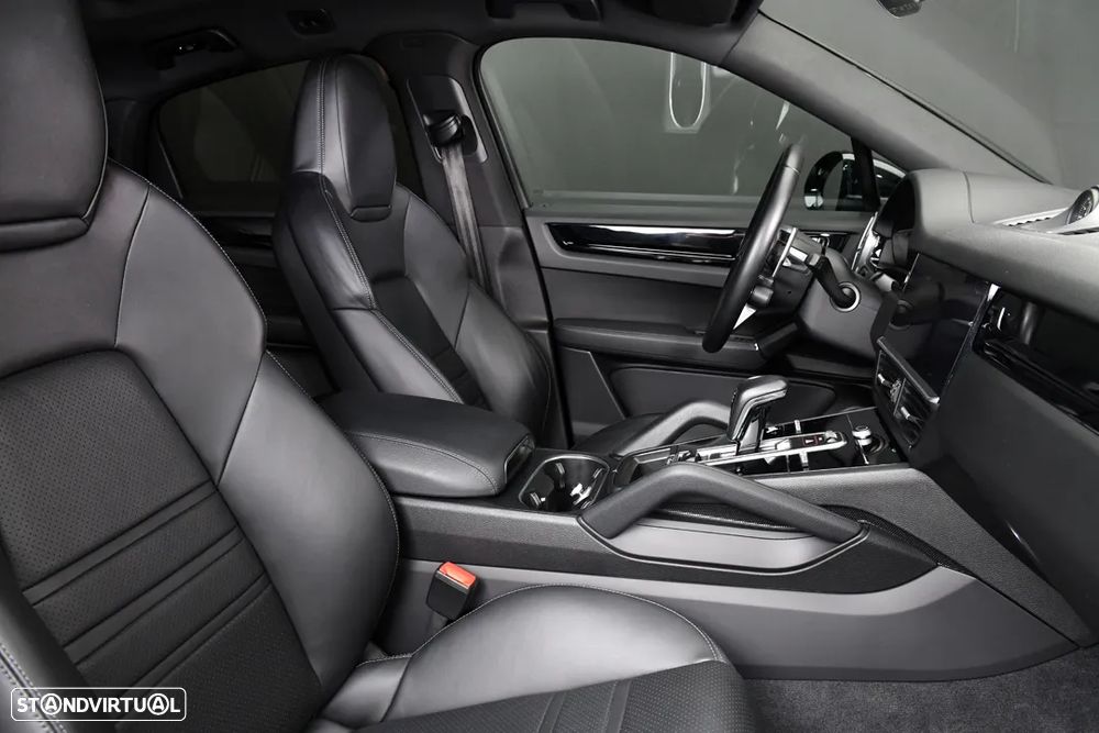 Porsche Cayenne Coupé E-Hybrid - 17