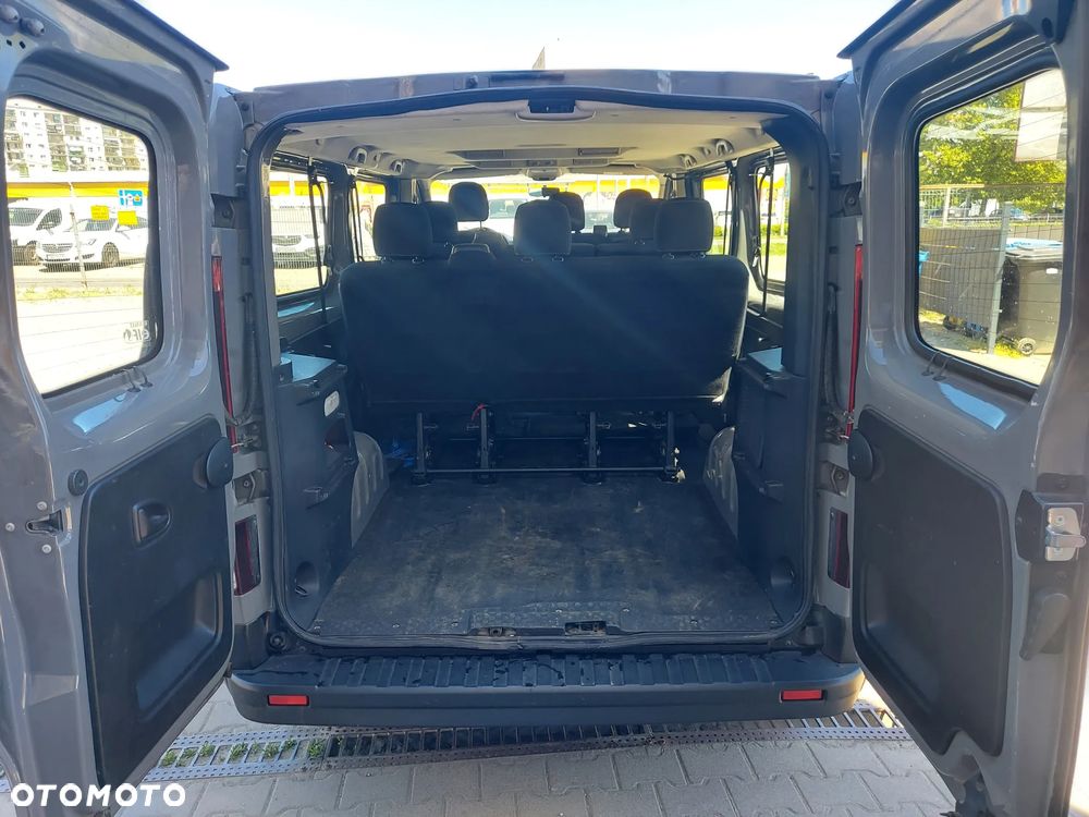 Renault Trafic - 10