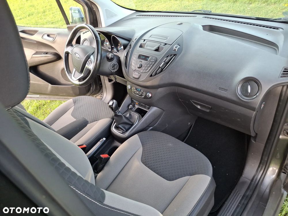 Ford Tourneo Courier 1.0 EcoBoost Titanium - 27