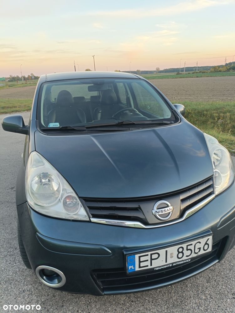 Nissan Note 2012 photo 3