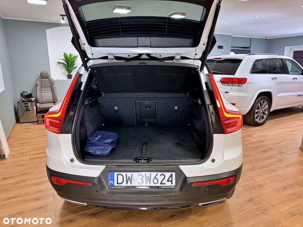 Volvo XC 40 D4 AWD R-Design - 19