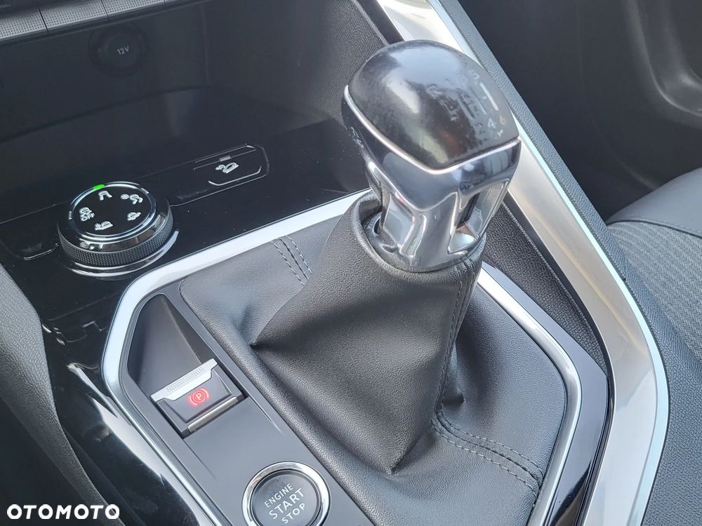 Peugeot 3008 1.5 BlueHDi Allure S&S - 17