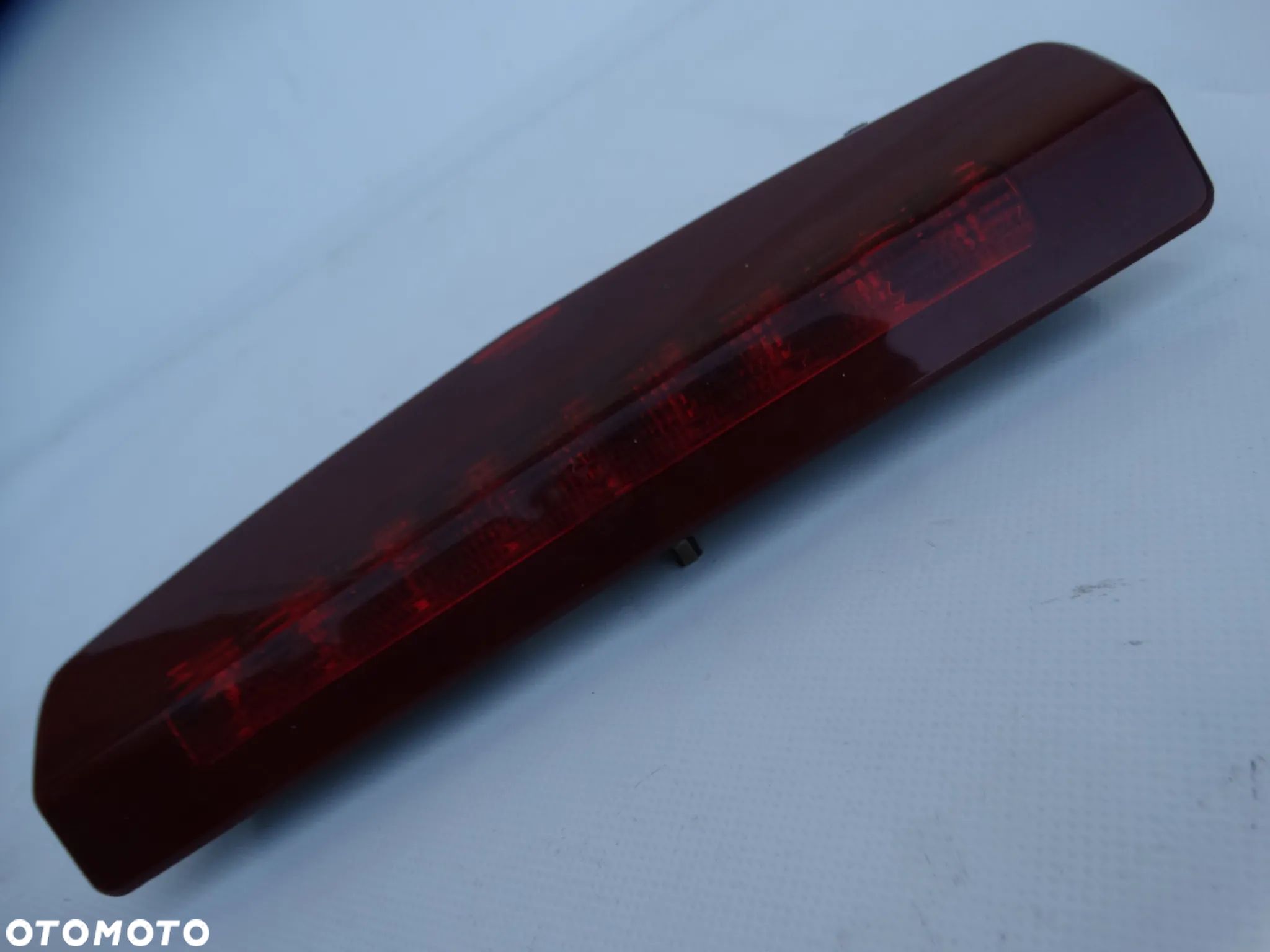 TRZECIE ŚWIATŁO STOP KLAPY 13211587 OPEL ZAFIRA B F-VAT - 1