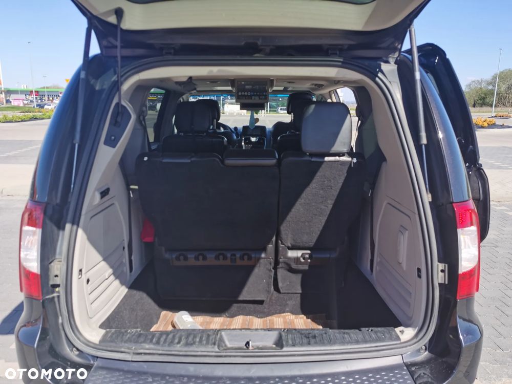 Chrysler Town & Country 3.6 Limited - 8